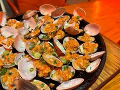 -何师烧烤·小龙虾·江湖川菜·精酿啤酒(中铁西城店)