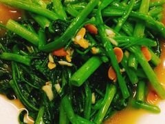 -J Daeng Seafood