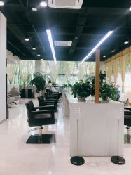 -CARR SALON