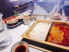 -尚尚仙·酸汤猪手·猪肚鸡火锅(华联万柳购物中心店)