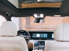 -理想汽车(世纪汇店)