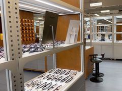 -无奔眼镜·蔡司·依视路授权店(马家堡店)