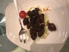 黑金雪花牛肉粒-上海和平饭店龙凤厅 Dragon Phoenix
