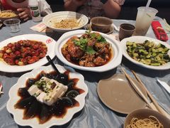 -肥肥虾庄·金牌油焖大虾(杨园滨江时代walk店)