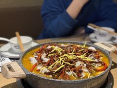 -山城外·非遗酸菜鱼(新都汇融店)
