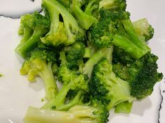 清炒西兰花-听涛雅苑百味饺子老家菜馆