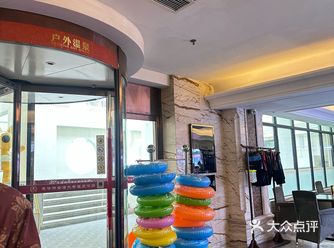 周六可以待一天，还能连吃4顿自助餐 • 开餐的点会排队