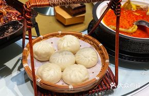 Qinhuang Salted Vegetable Bun