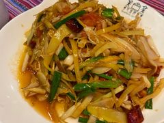 -香巴拉云南餐厅(华莱坞店)