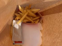 -麦当劳(广州南站B10检票口楼上)