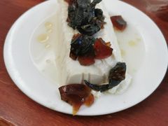 皮蛋豆腐-宝瑞门钉肉饼店