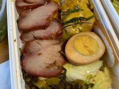 叉烧拼白切鸡饭-香友记正宗隆江猪脚饭(首经贸店)