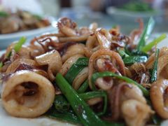 酱爆鱿鱼筒-双月饭店·20年老字号(新村店)