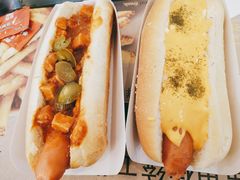 惹味烟熏鸡肉热狗-纽约薯条(世豪广场店)