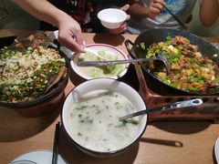 -聚鑫朋酸菜肥肠(文艺路口店)
