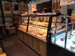 面包甜点陈列柜-卡吉诺动物奶油生日蛋糕(中原路店)