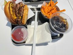 -TRIPS BURGER(大钟寺店)
