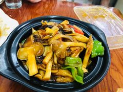-胡子饮食店