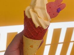 芒果芝士口味华夫桶加饼干-麦当劳(龙阳路店)