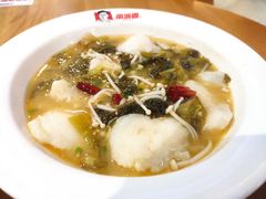 老坛酸菜鱼饭-南城香·饭香串香馄饨香(赵公口店)