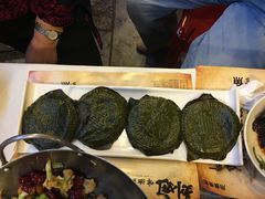 -刘姐啤酒鱼民族演艺餐厅(西街总店)