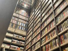 -钟书阁(群光广场店)