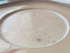 奶油松茸蘑菇汤-莫斯科餐厅
