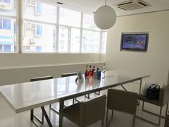 -卡罗酒店(东门晒布地铁站店)