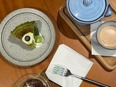 -彳亍咖啡·这里(水湾路店)