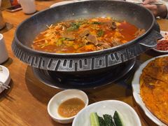 -喇喇排骨火锅·传统韩式脊骨汤(望京西园总店)