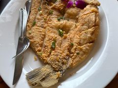 -Chom Cafe and Restaurant