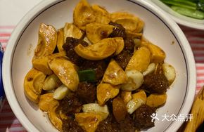 Egg White Braised Pork Balls