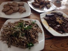 -溢心园香河肉饼总店