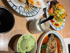 -枝魯枝魯自助料理