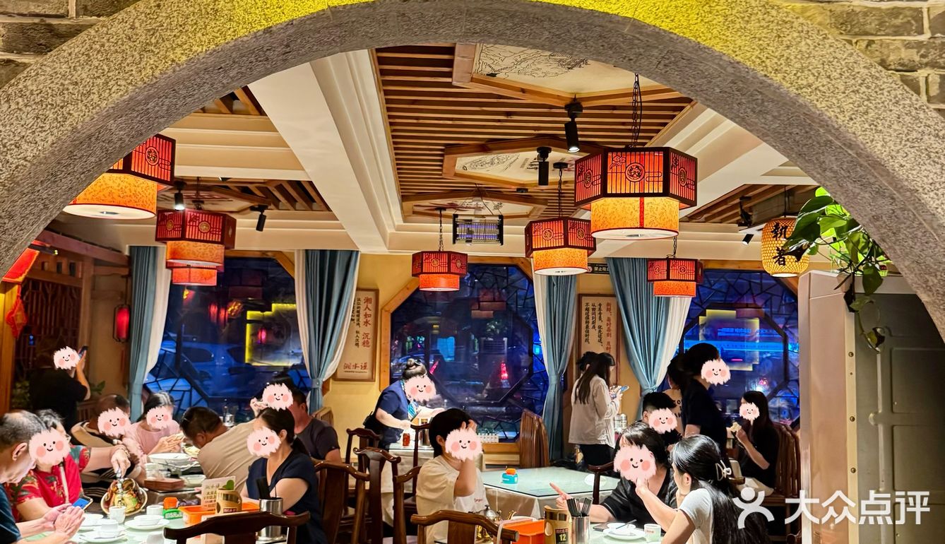 长沙本地朋友带来吃的！真的好吃！！