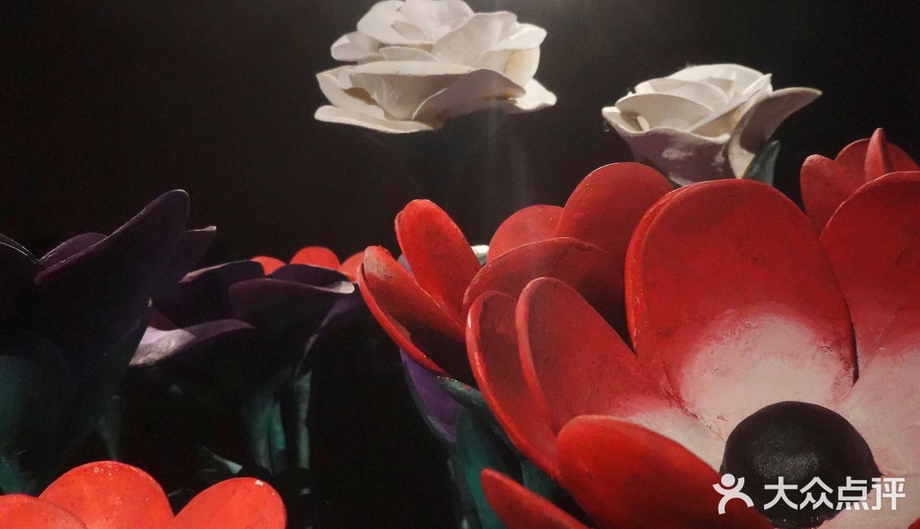 PRADA荣宅，你这样子办展我不可！