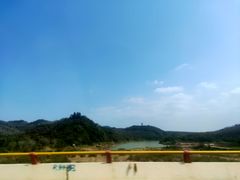 -黄记四更烤乳猪店