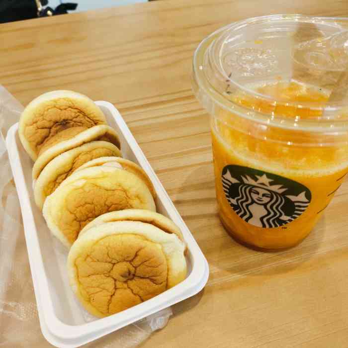 bakedstar甜星-"很大的一家面包店啊!每次还没走到门口就.