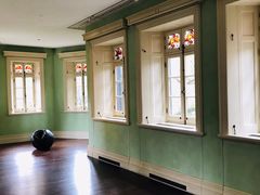 -Nathalie Djurberg与Hans Berg“牛皮纸包裹的月亮”-Prada荣宅当季展览