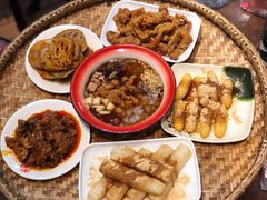 -爆炸头阿姨小四川正宗川味小吃(无任何分店)