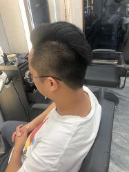 点击看大图 -七分屋LA·烫发·染发·剪发