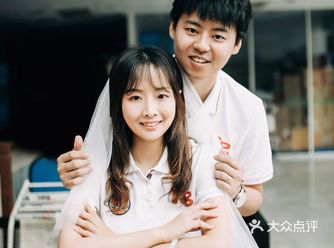 十年爱情长跑青岛领证跟拍 你忙归忙有空记得嫁给我 