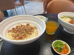 -上海浦东中心万枫酒店
