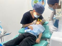 -岳辰齿科(浦东长泰店)