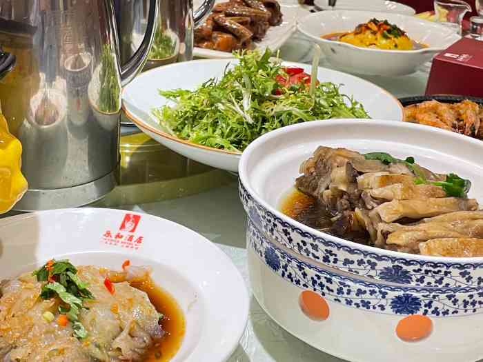 乐和餐饮(仙尧路店)-"偶然的机会来南京开会,住在索菲特高尔夫球.