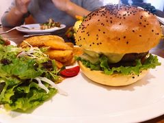 招牌牛肉汉堡-UPPER KITCHEN(延安路店)