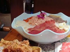 -老牌坊云南鱼豆花火锅(哈西万达店)