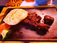 -鸣记脆皮烤鱼·海鲜烤鱼(三八广场店)