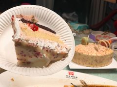 -85度C(生甜甜圈研究工坊·上海平凉店)