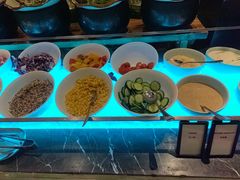 -广州万富希尔顿酒店·感趣自助餐厅·金秋蟹宴生蚝海鲜刺身